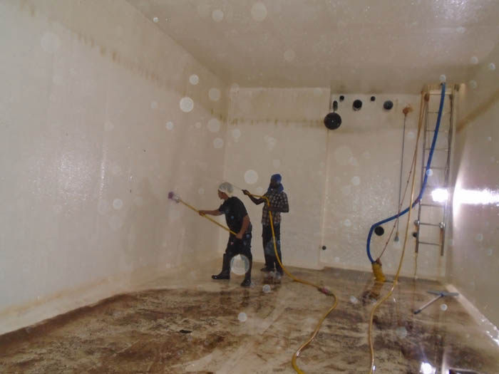 water-tank-cleaning